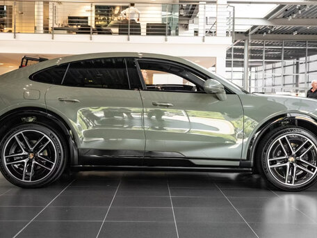 2026 Porsche Cayenne Coupé Electric IV, серый, 15800000 рублей, вид 2