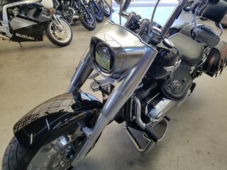 2019 Harley-Davidson Fat Boy, чёрный, 1397000 рублей, вид 5