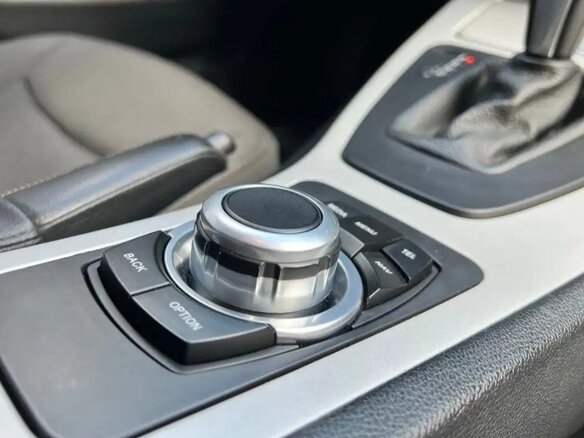 2010 BMW 3 серии 318i V (E90/E91/E92/E93) Рестайлинг, чёрный, 915000 рублей - вид 11