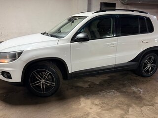 2013 Volkswagen Tiguan I Рестайлинг, белый, 990000 рублей, вид 1