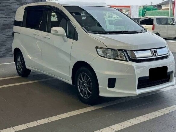 2016 Honda Freed Spike I Рестайлинг 2, белый, 945000 рублей - вид 3