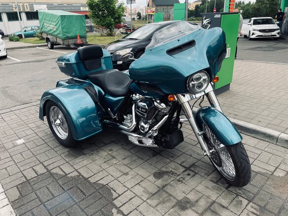 2019 Harley-Davidson Tri Glide, голубой, 2250000 рублей