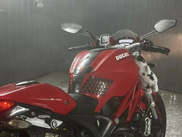 2012 Ducati Monster 796, красный, 420000 рублей - вид 2