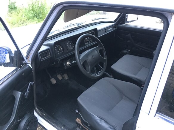 2005 Lada (ВАЗ) 2104 5-speed, белый, 63000 рублей - вид 5