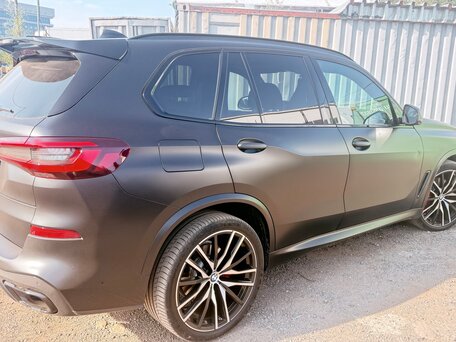 2021 BMW X5 30d IV (G05/G18), чёрный, 9000000 рублей, вид 4