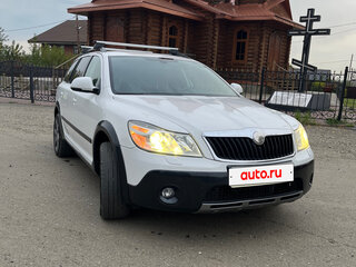 2011 Skoda Octavia Scout II (A5) Рестайлинг, белый, 1150000 рублей, вид 3