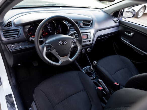 2016 Kia Rio III Рестайлинг, белый, 795000 рублей - вид 12