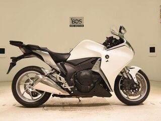 2010 Honda VFR 1200, белый, 953000 рублей, вид 2