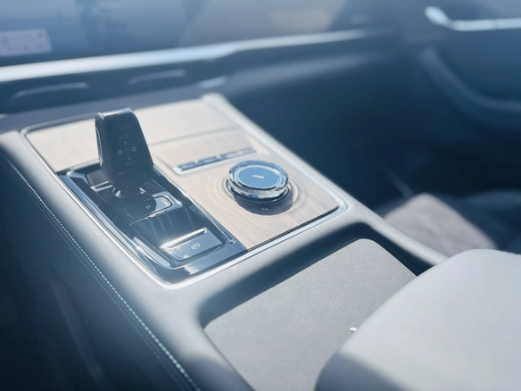 2026 Geely Monjaro I, белый, 4954990 рублей - вид 11