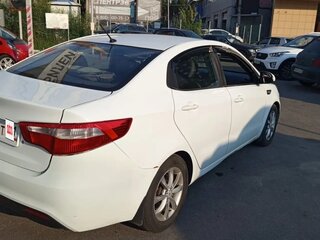 2014 Kia Rio III, белый, 630000 рублей, вид 3