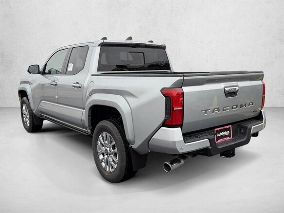 2025 Toyota Tacoma IV, чёрный, 8228963 рублей - вид 3