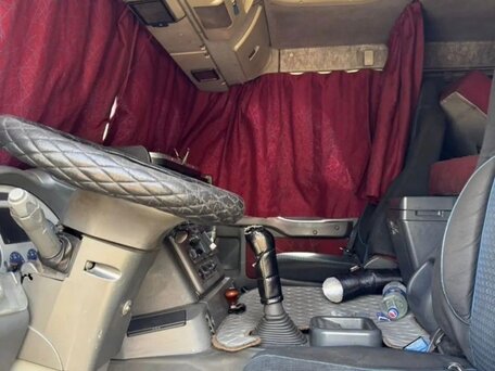 2004 Iveco Stralis, белый, 2000000 рублей, вид 2
