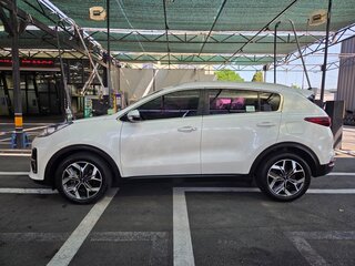 2022 Kia Sportage IV Рестайлинг, белый, 1830010 рублей, вид 5