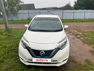 2017 Nissan Note e-Power II Рестайлинг, белый, 1050000 рублей, вид 1