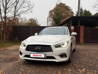 2017 Infiniti Q50 I Рестайлинг, белый, 2800000 рублей, вид 2