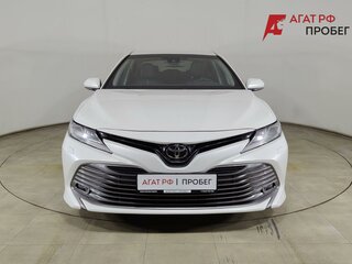 2020 Toyota Camry VIII (XV70), белый, 2769000 рублей, вид 2