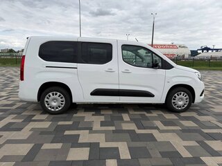 2022 Opel Combo XL E, белый, 1695000 рублей, вид 3