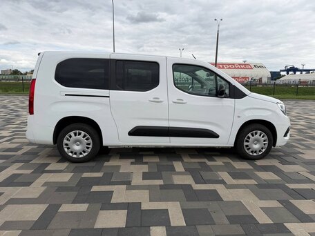 2022 Opel Combo XL E, белый, 1695000 рублей, вид 3