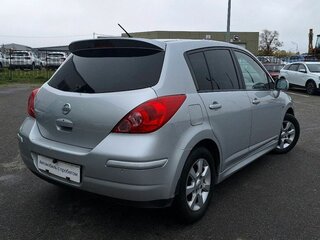 2013 Nissan Tiida I Рестайлинг, серебристый, 599000 рублей, вид 4