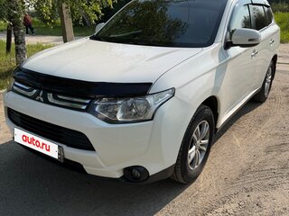 2014 Mitsubishi Outlander III Рестайлинг, белый, 1700000 рублей, вид 1
