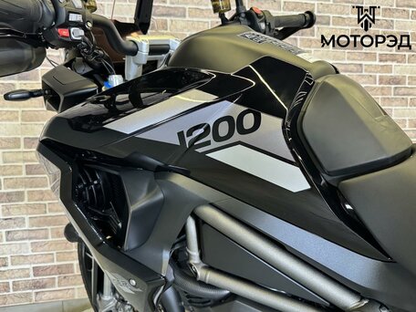 2025 Triumph Tiger 1200, чёрный, 1890000 рублей, вид 5
