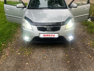 2009 Kia Rio II Рестайлинг, серебристый, 630000 рублей, вид 1