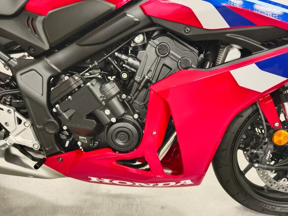 2025 Honda CBR 650R, красный, 1200000 рублей - вид 10