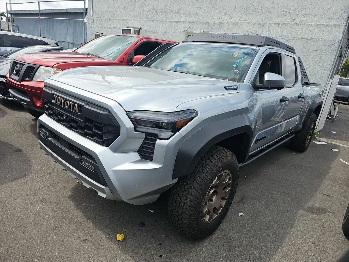 Открыть фотографии: Toyota Tacoma IV