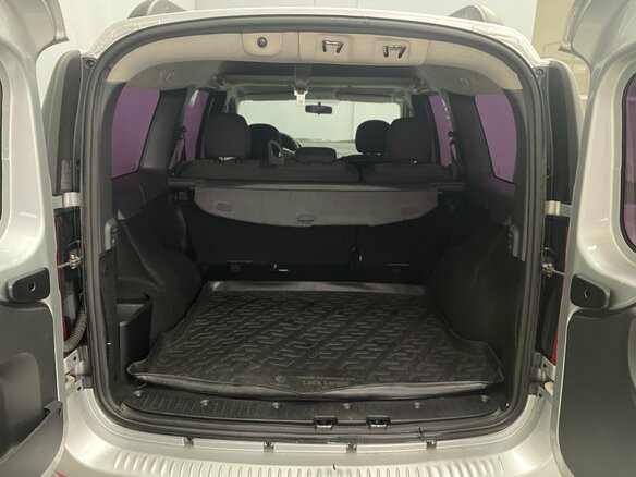 2013 Lada (ВАЗ) Largus I, серебристый, 570000 рублей - вид 8