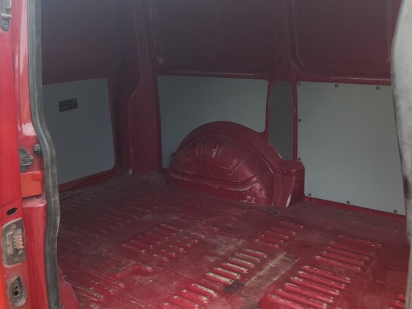2008 Volkswagen Transporter, красный, 750000 рублей - вид 10