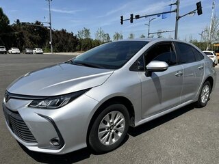 2022 Toyota Corolla XII (E210), серебристый, 1560000 рублей, вид 1