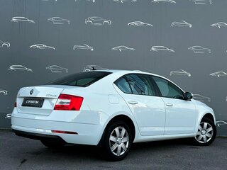 2018 Skoda Octavia III (A7) Рестайлинг, белый, 1498800 рублей, вид 2