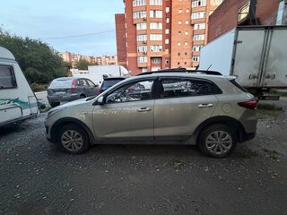 2019 Kia Rio X-Line IV, серый, 1500000 рублей, вид 3