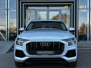 2022 Audi Q8 55 TFSI I (4M), белый, 7950000 рублей, вид 2