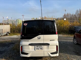 2021 Honda Stepwgn Spada V Рестайлинг, белый, 2450000 рублей, вид 5