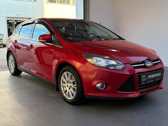 2012 Ford Focus III, красный, 829000 рублей - вид 2