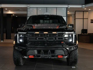 2026 Ford F-150 Raptor SuperCrew Raptor XIV Рестайлинг, чёрный, 19500000 рублей, вид 2