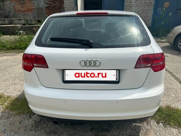 2010 Audi A3 II (8P) Рестайлинг 2, белый, 750000 рублей - вид 4