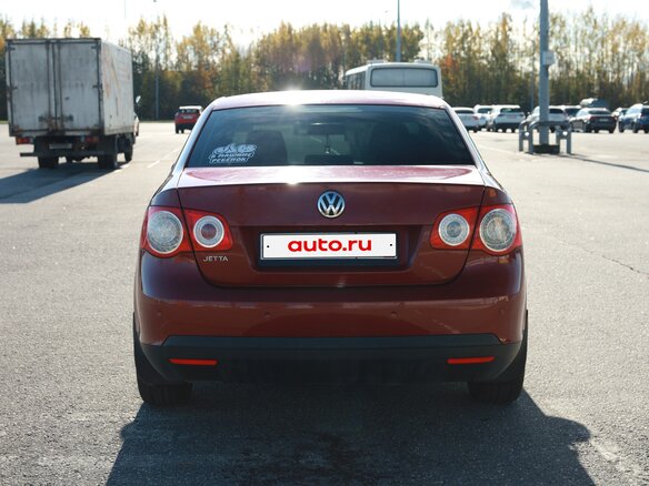 2008 Volkswagen Jetta V, красный, 450000 рублей - вид 4
