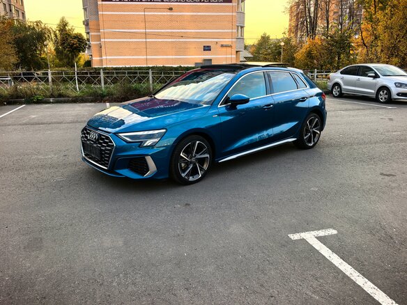 2022 Audi A3 Sportback 35 TFSI IV (8Y), синий, 2650000 рублей - вид 25