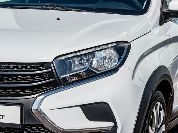 2019 Lada (ВАЗ) XRAY Cross I, белый, 710000 рублей - вид 9
