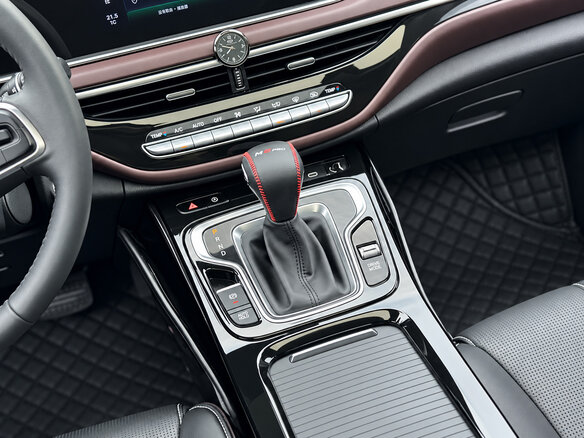 2022 GAC Trumpchi M6 Pro, чёрный, 1680000 рублей - вид 16