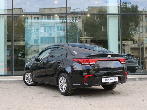 2019 Kia Rio IV, чёрный, 1320000 рублей - вид 6