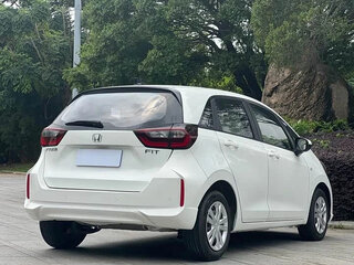 2021 Honda Fit IV, белый, 1080000 рублей, вид 4