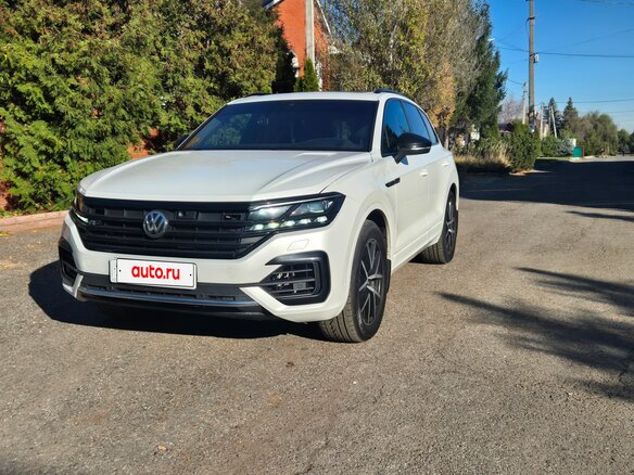 2019 Volkswagen Touareg III, белый, 4100000 рублей - вид 2