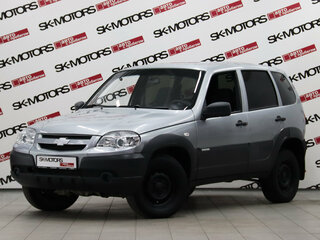 2013 Chevrolet Niva I Рестайлинг, серебристый, 420170 рублей, вид 2