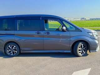 2020 Honda Stepwgn Spada V Рестайлинг, серый, 2299999 рублей, вид 3