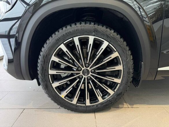 2025 Geely Monjaro I Рестайлинг, чёрный - вид 3