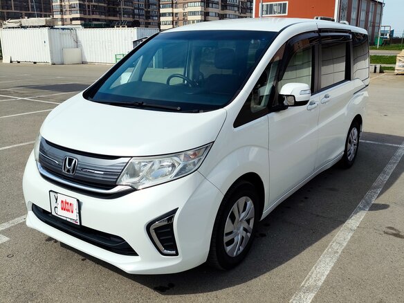 2015 Honda Stepwgn V, белый, 1900000 рублей - вид 2