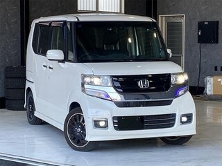 2017 Honda N-BOX I Рестайлинг, белый, 680000 рублей, вид 1